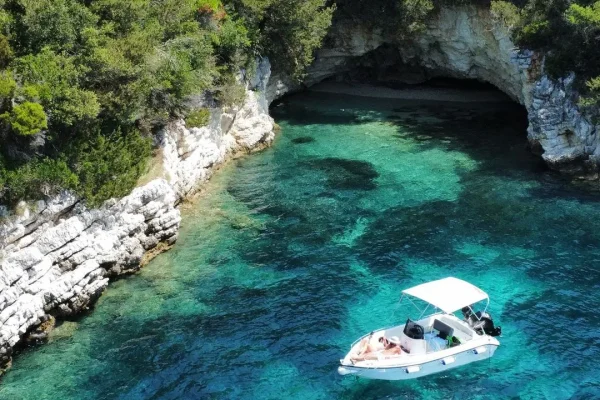 Navagioblue.com - Image Gallery